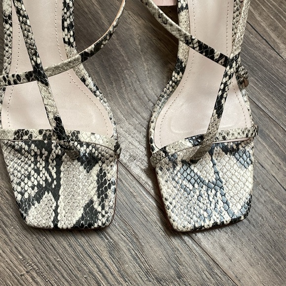 Schutz Amaia Block Heel Strappy Slingback Sandals - Snake Print - Size 8.5 - Picture 5 of 10